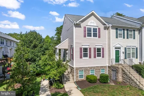 2704 OAK LEAF COURT #E