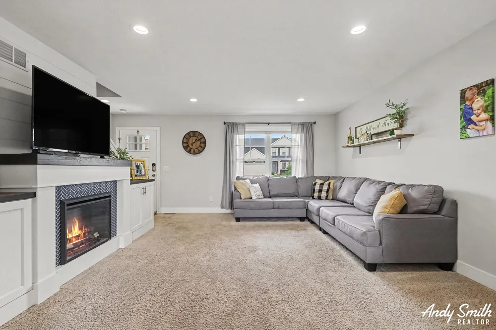 2561 Green Rush Lane Zeeland, MI 49464