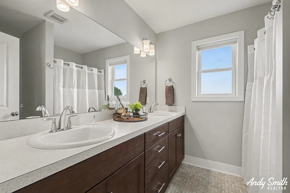2561 Green Rush Lane Zeeland, MI 49464