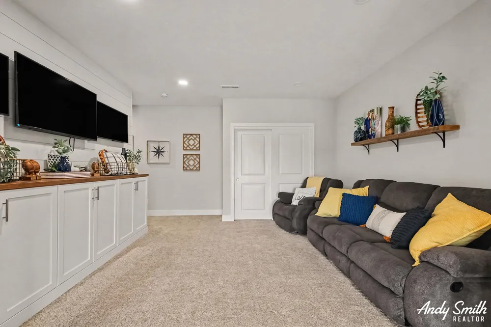 2561 Green Rush Lane Zeeland, MI 49464