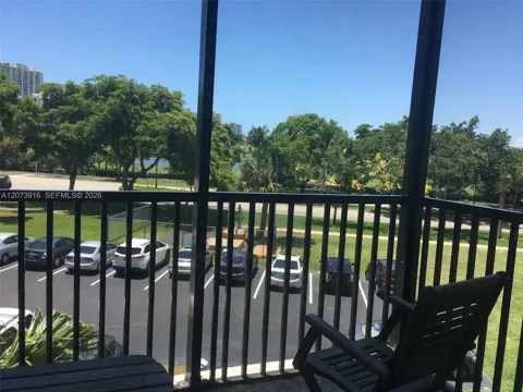 3475 Country Club Dr #309