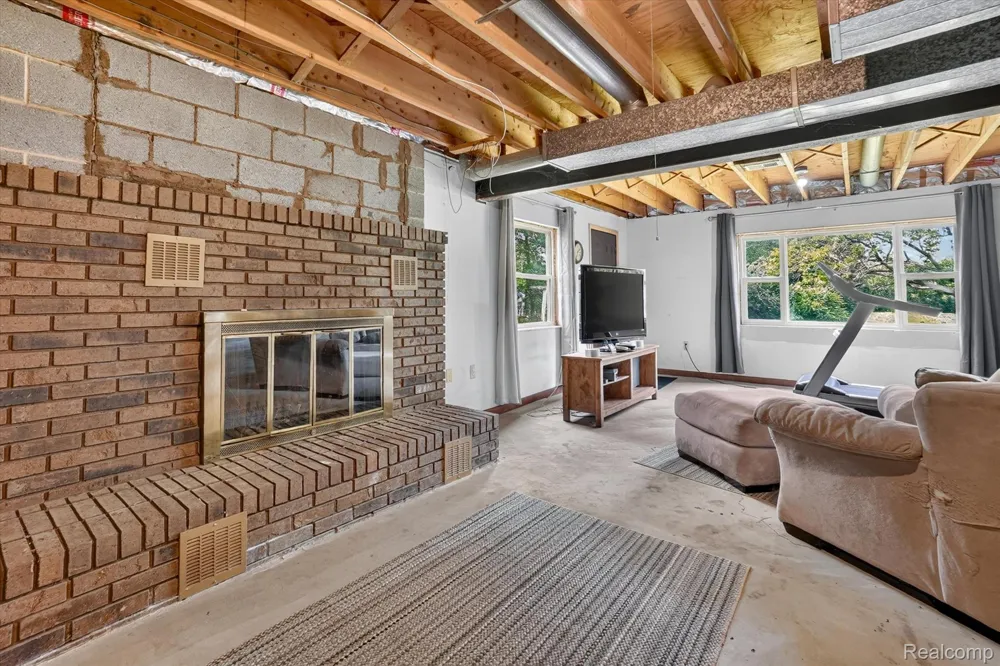 6895 Stow Road Conway Township, MI 48836