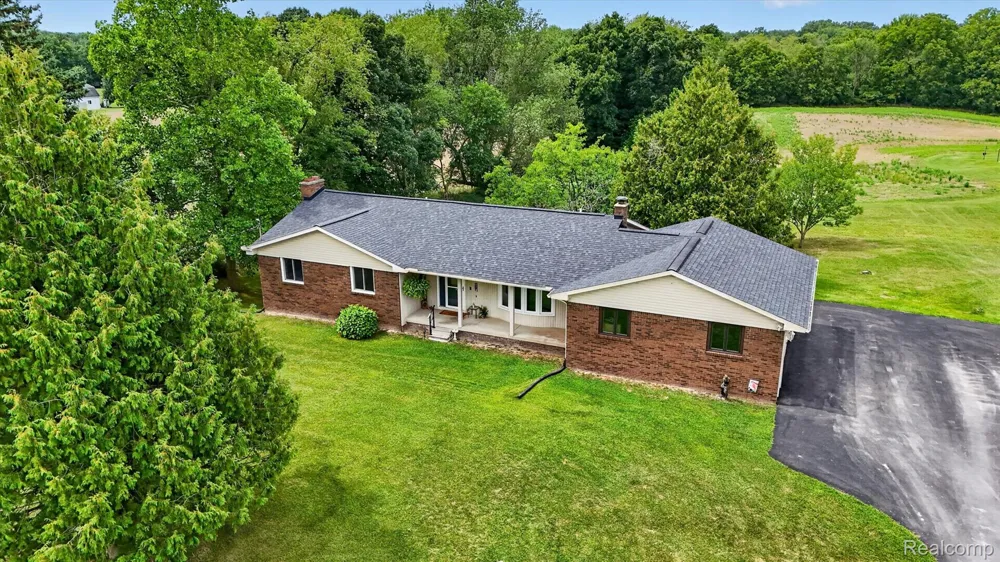 6895 Stow Road Conway Township, MI 48836