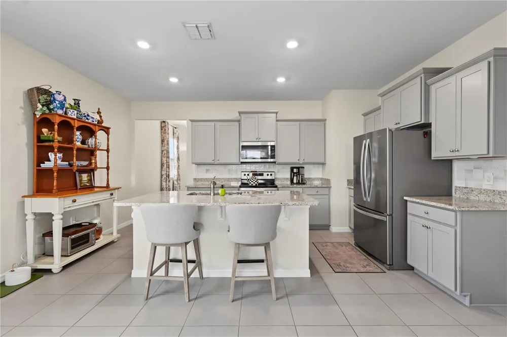 5285 SUNSHINE DRIVE Wildwood, FL 34785