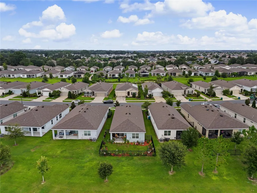 5285 SUNSHINE DRIVE Wildwood, FL 34785