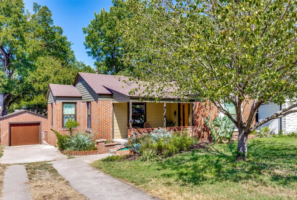 1427 Arizona Avenue Dallas, TX 75216