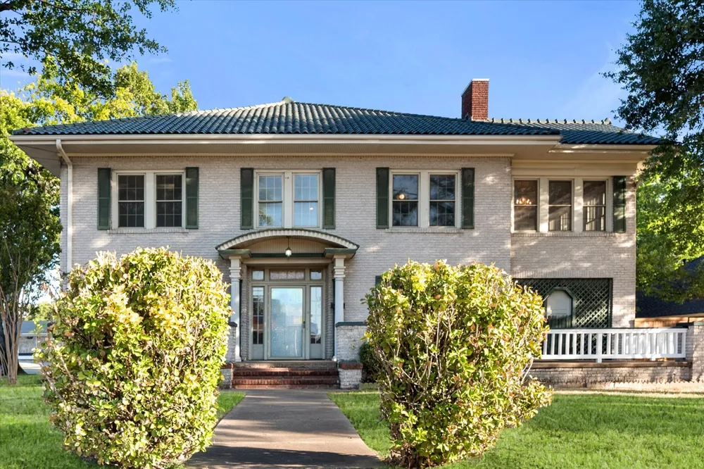 1452 W 2nd Avenue Corsicana, TX 75110