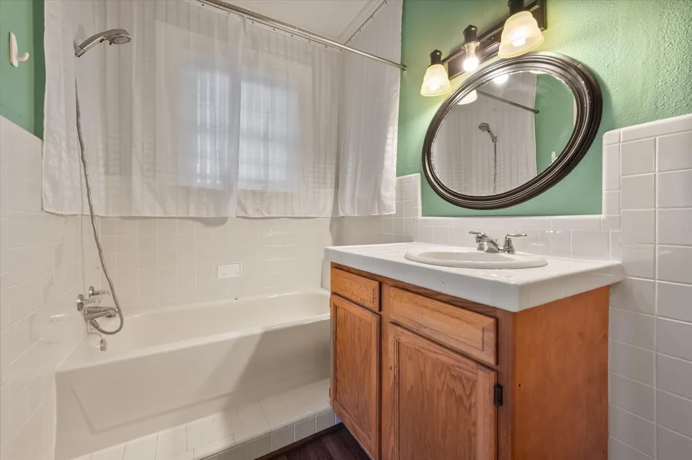 1452 W 2nd Avenue Corsicana, TX 75110