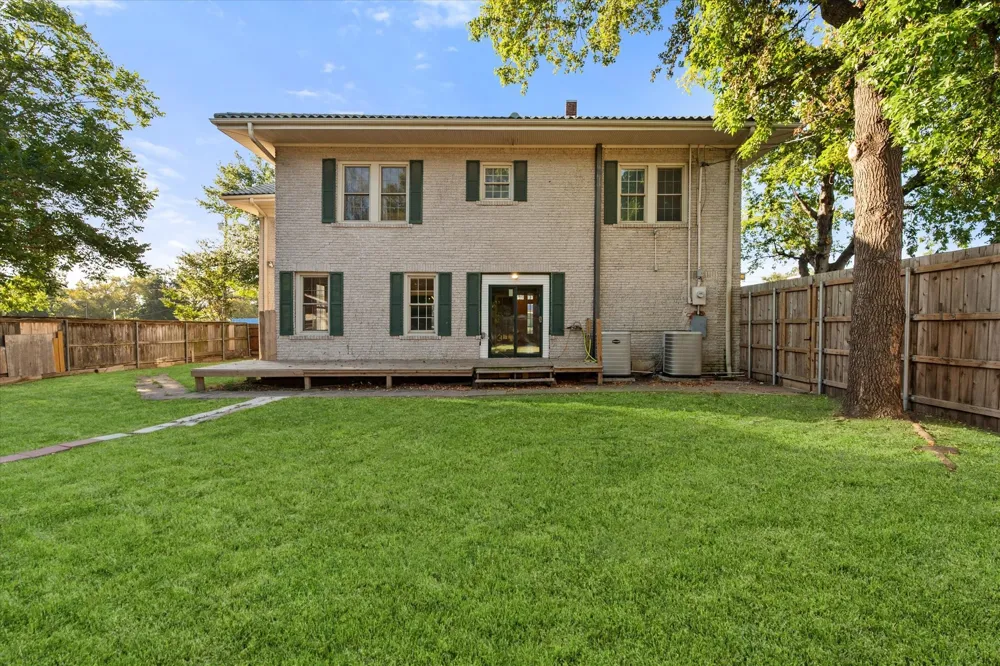 1452 W 2nd Avenue Corsicana, TX 75110