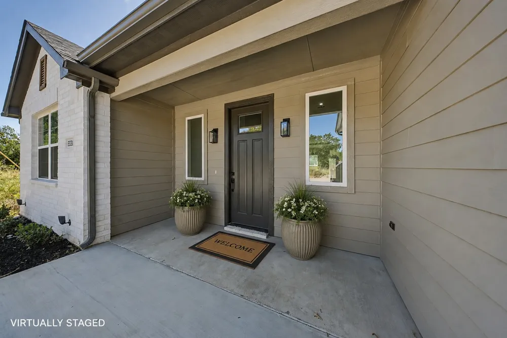 5559 Mercedes Circle Granbury, TX 76048