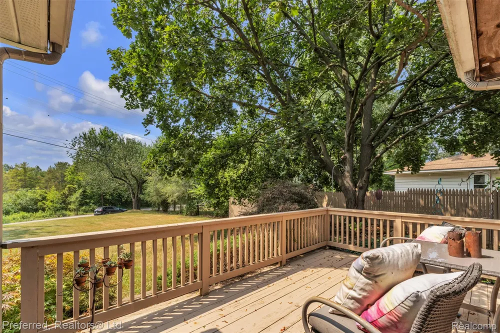 8822 Pontiac Lake Road White Lake Charter Township, MI 48386