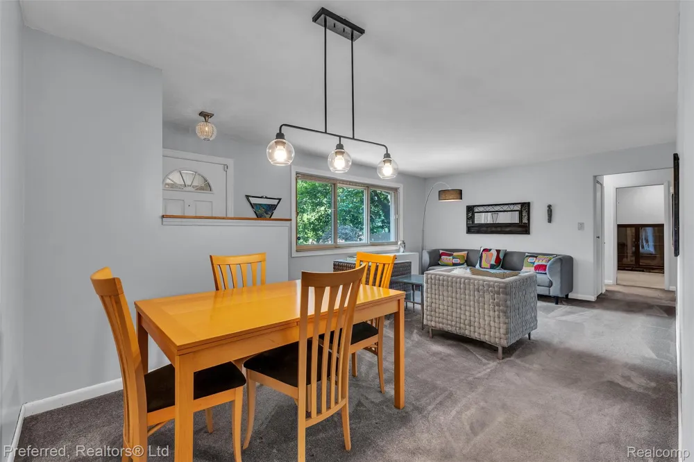 8822 Pontiac Lake Road White Lake Charter Township, MI 48386