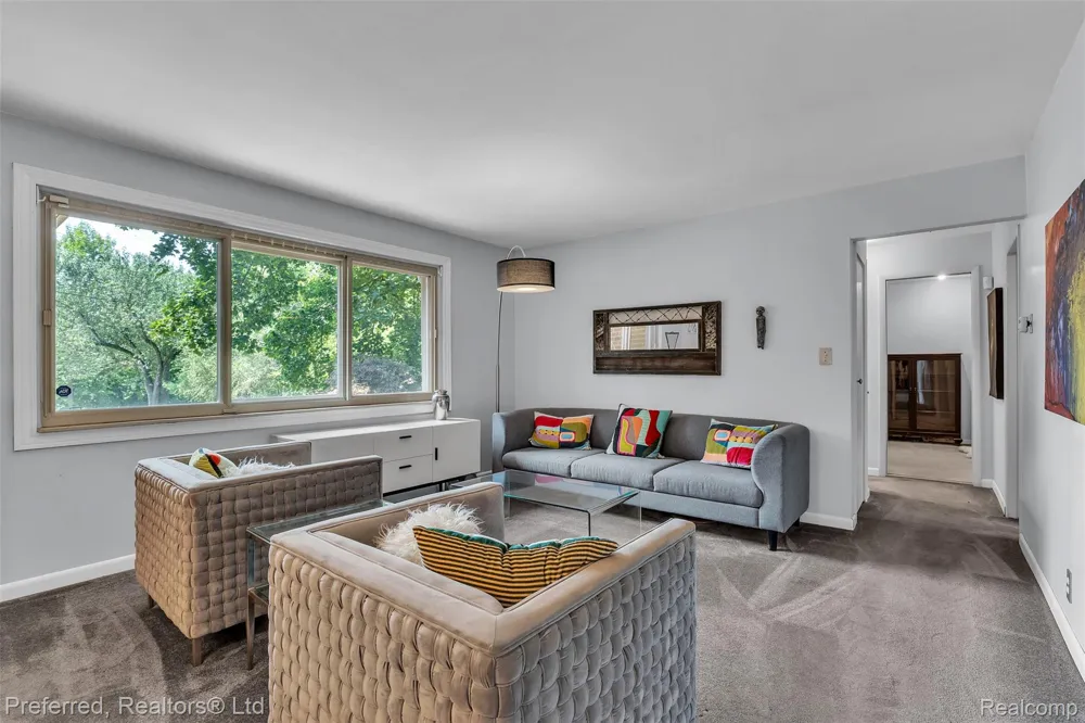 8822 Pontiac Lake Road White Lake Charter Township, MI 48386