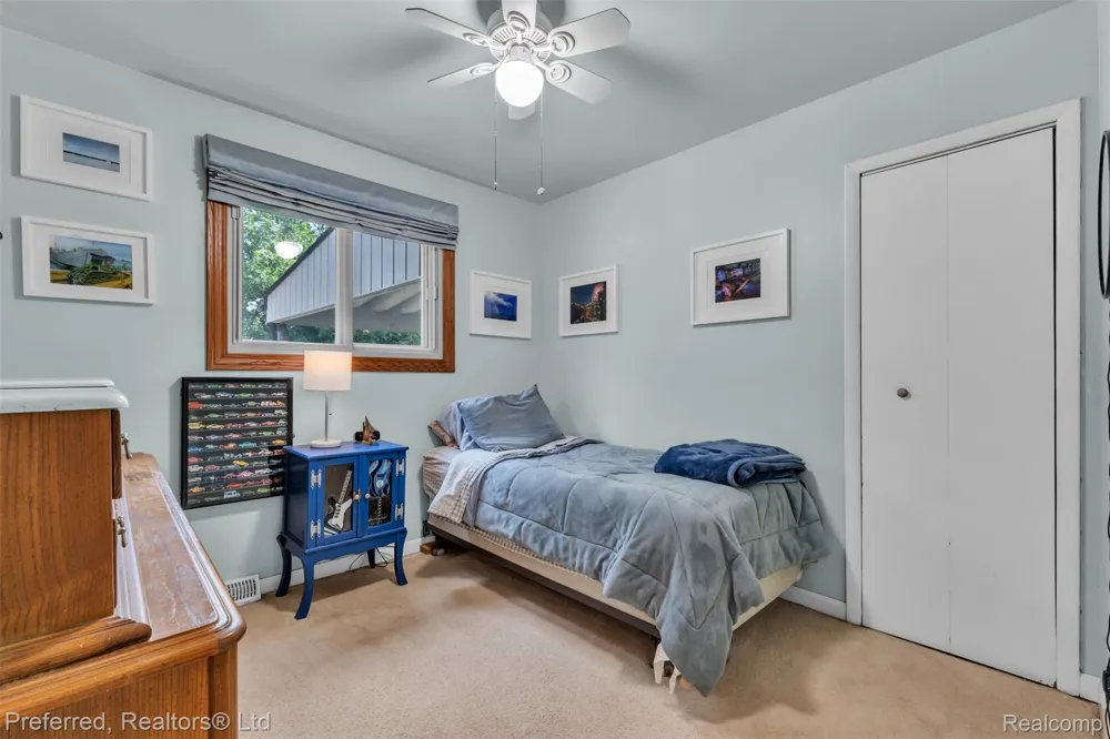 8822 Pontiac Lake Road White Lake Charter Township, MI 48386