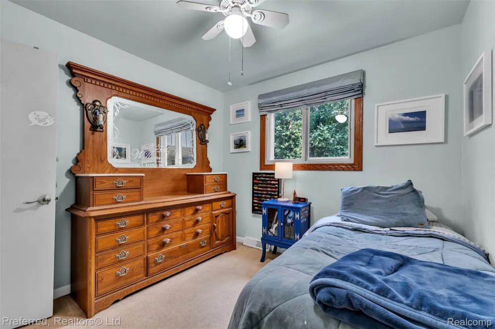 8822 Pontiac Lake Road White Lake Charter Township, MI 48386