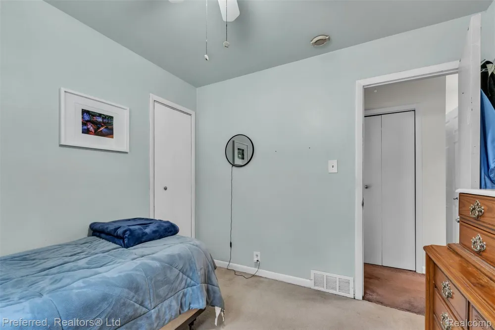8822 Pontiac Lake Road White Lake Charter Township, MI 48386