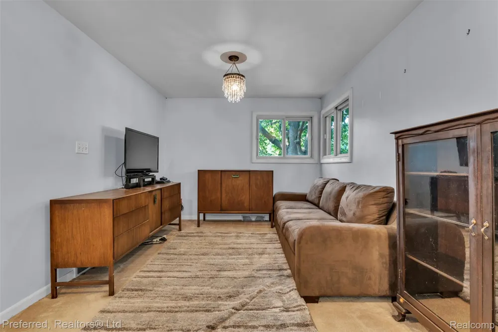 8822 Pontiac Lake Road White Lake Charter Township, MI 48386