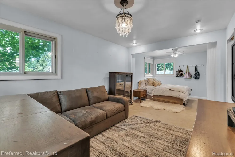 8822 Pontiac Lake Road White Lake Charter Township, MI 48386