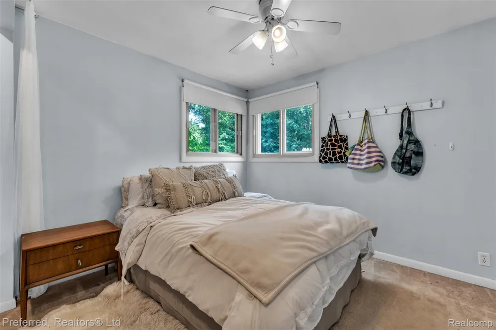 8822 Pontiac Lake Road White Lake Charter Township, MI 48386
