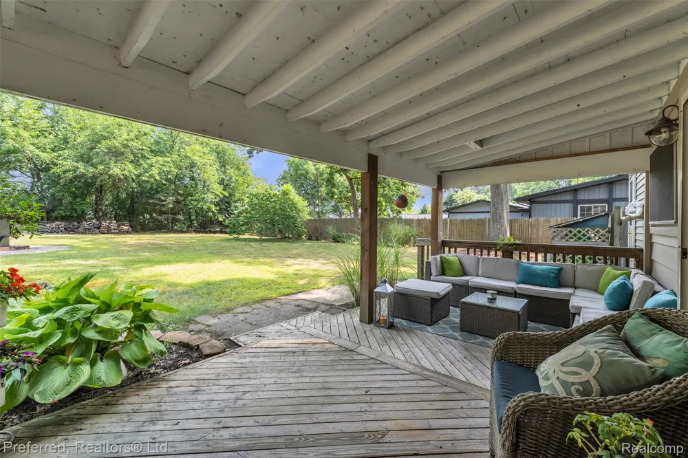 8822 Pontiac Lake Road White Lake Charter Township, MI 48386