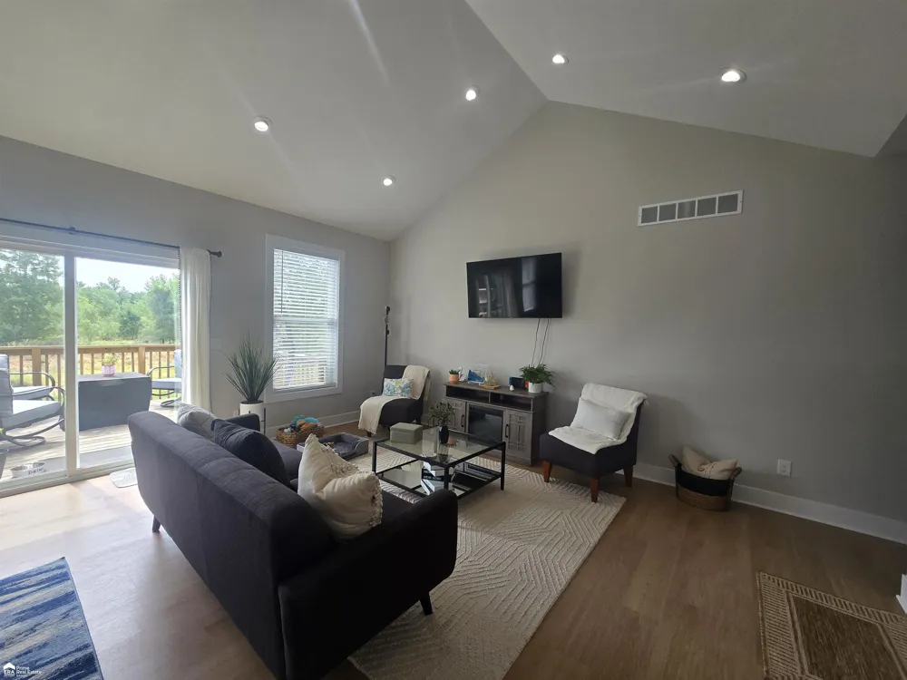 615 Pineview Drive Belding City, MI 48809