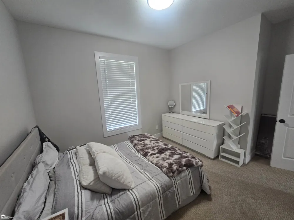 615 Pineview Drive Belding City, MI 48809