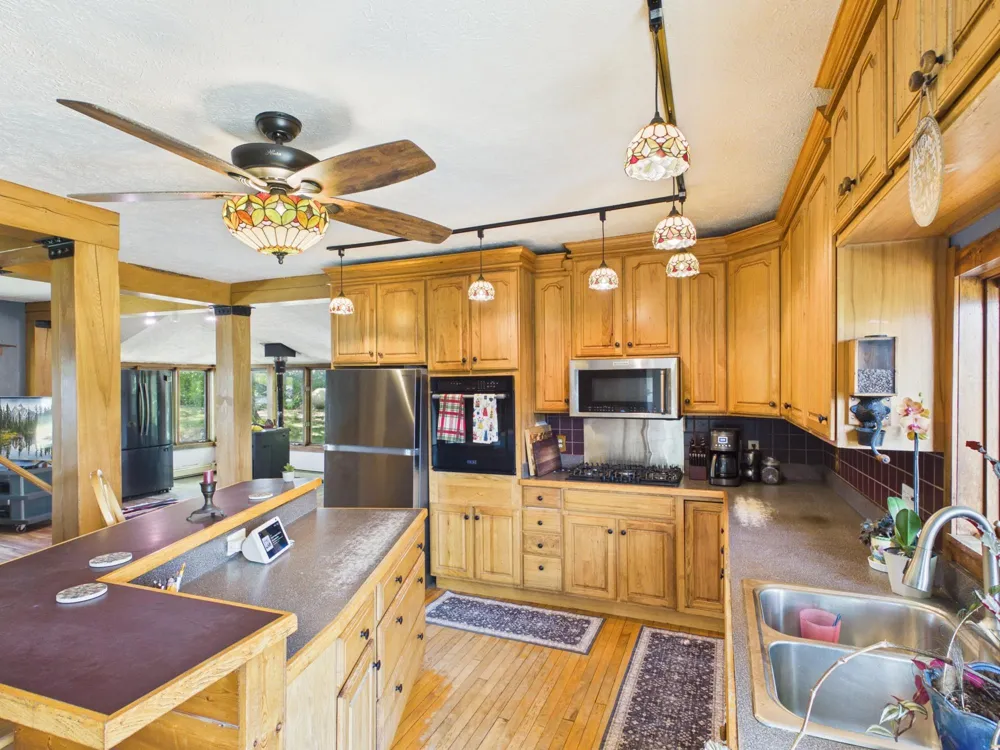 4200 Putnam Road Leelanau Township, MI 49682