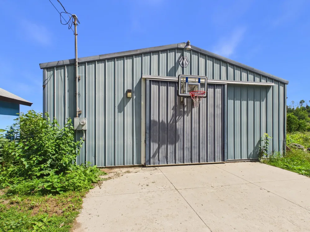 4200 Putnam Road Leelanau Township, MI 49682