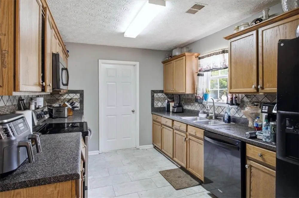 306 Ponderosa Tr Jackson, GA 30233