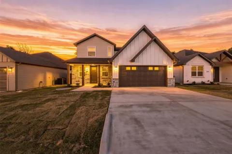 5557 Mercedes Circle