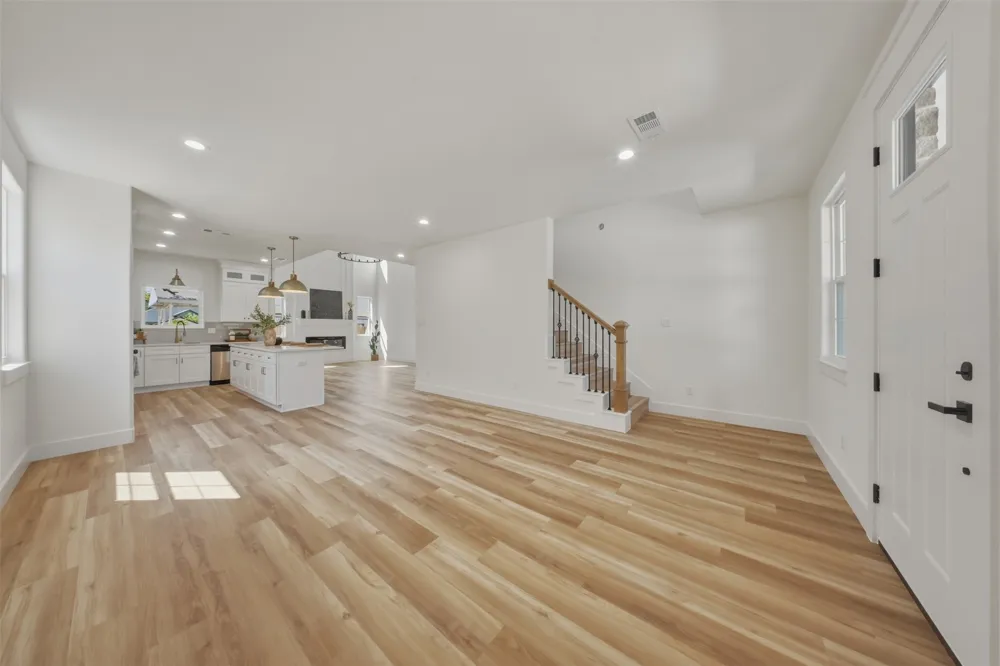 5557 Mercedes Circle Granbury, TX 76048