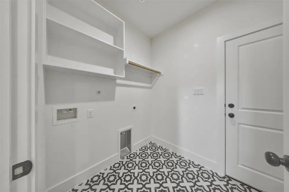 5557 Mercedes Circle Granbury, TX 76048