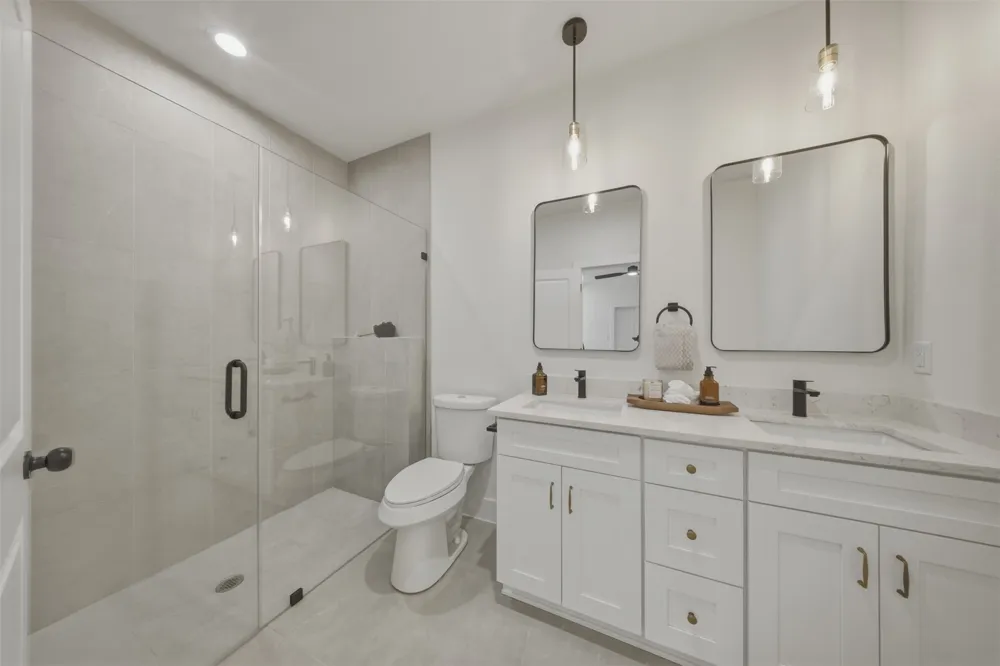 5557 Mercedes Circle Granbury, TX 76048