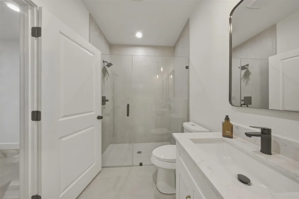 5557 Mercedes Circle Granbury, TX 76048