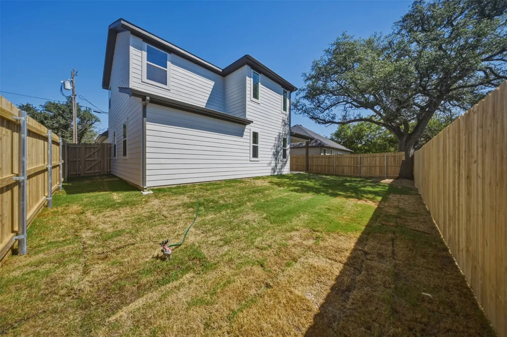 5557 Mercedes Circle Granbury, TX 76048