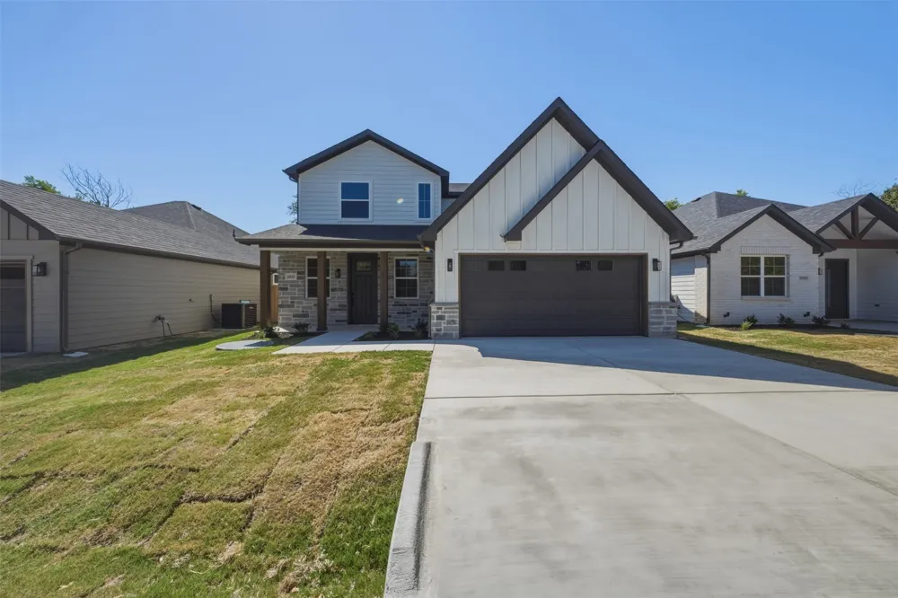 5557 Mercedes Circle Granbury, TX 76048