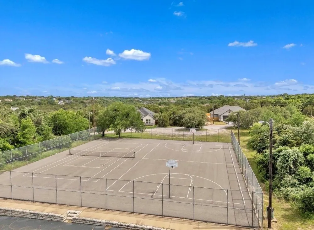 5557 Mercedes Circle Granbury, TX 76048