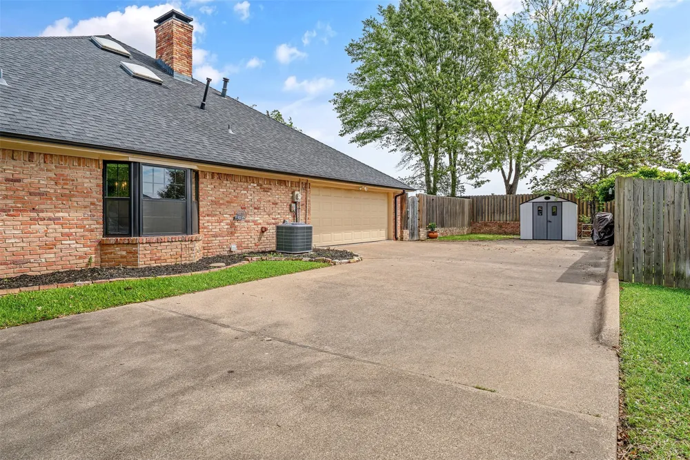 3912 Allendale Tyler, TX 75701