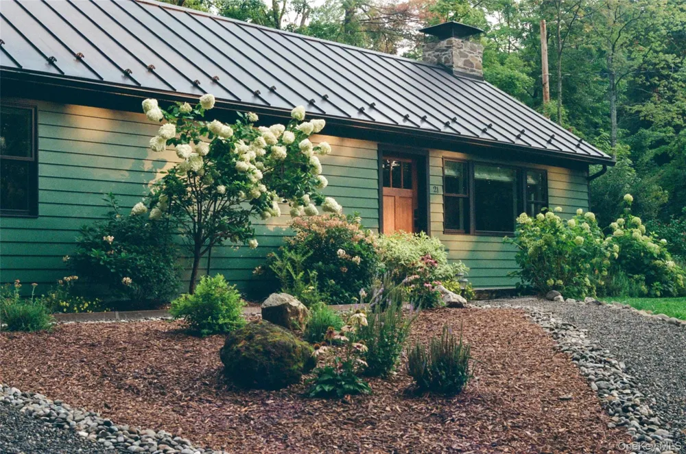21 Vandermark Road Woodstock, NY 12498