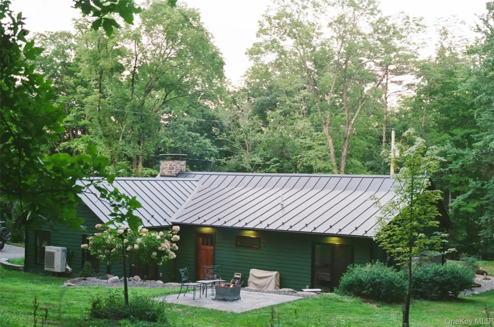 21 Vandermark Road Woodstock, NY 12498