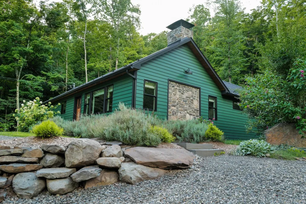 21 Vandermark Road Woodstock, NY 12498