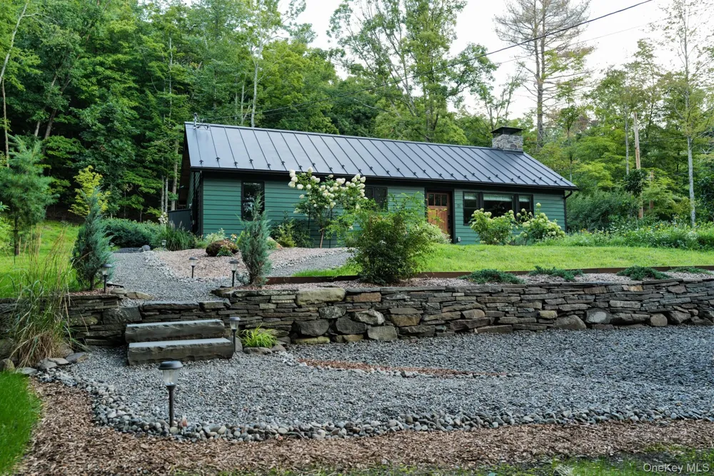 21 Vandermark Road Woodstock, NY 12498