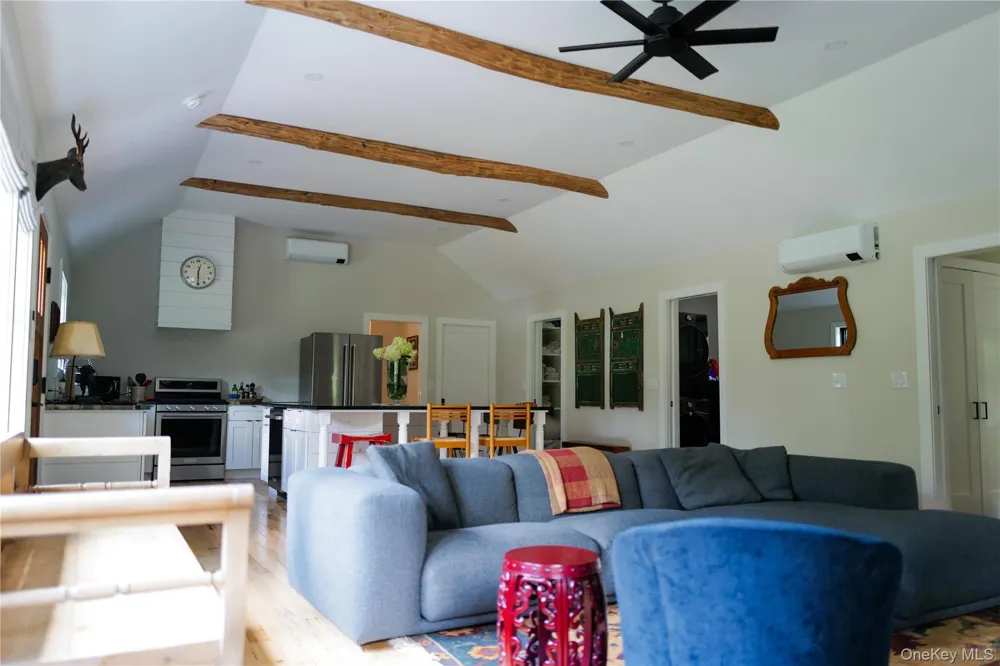 21 Vandermark Road Woodstock, NY 12498