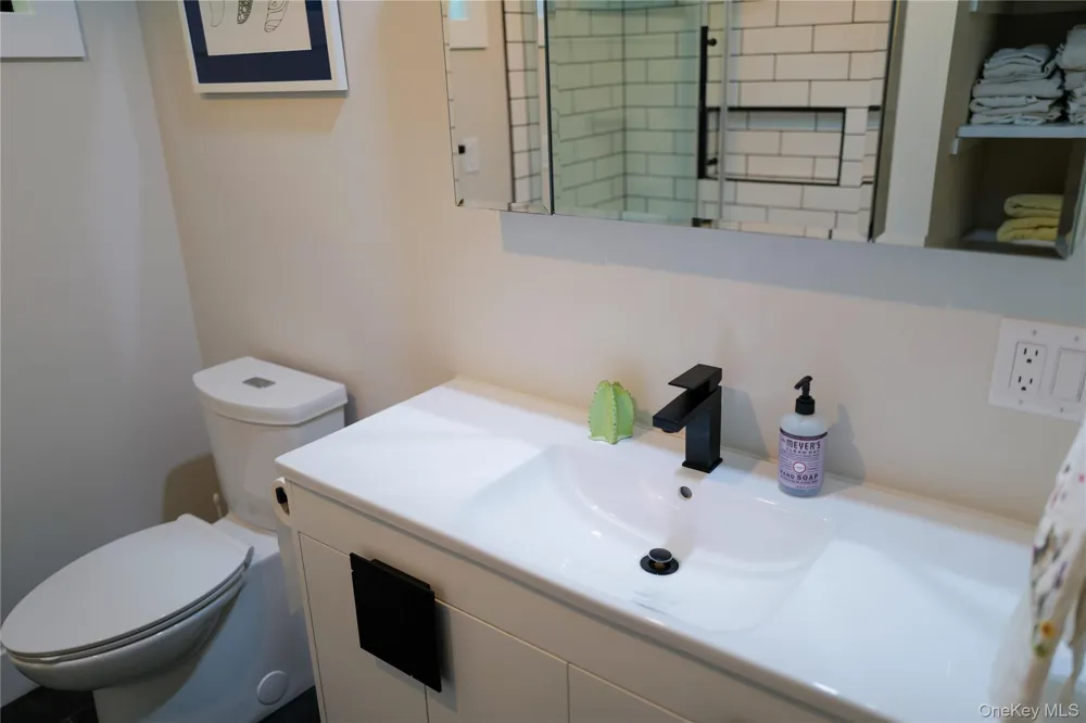 21 Vandermark Road Woodstock, NY 12498