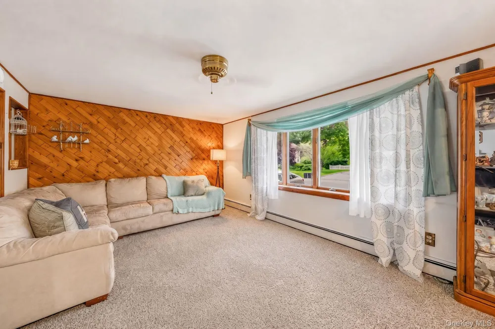 9 Foxcroft Lane Patchogue, NY 11772