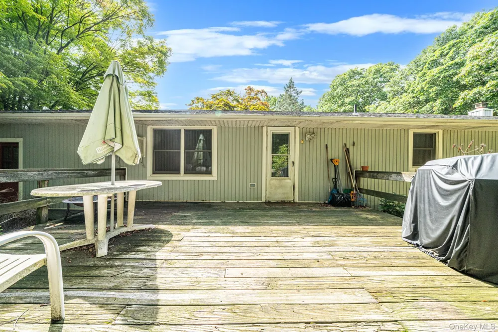 9 Foxcroft Lane Patchogue, NY 11772