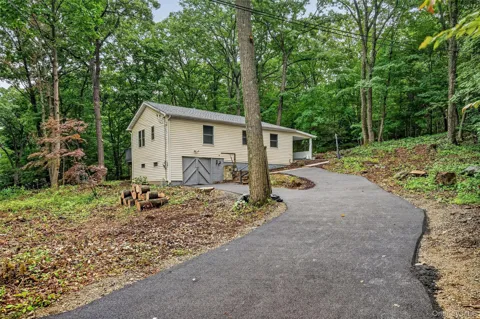 15 Arcadian Trail