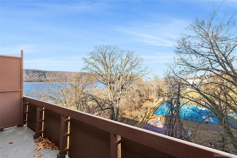 201 Ravine Avenue #7P Yonkers, NY 10701