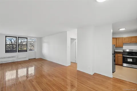 201 Ravine Avenue #4H