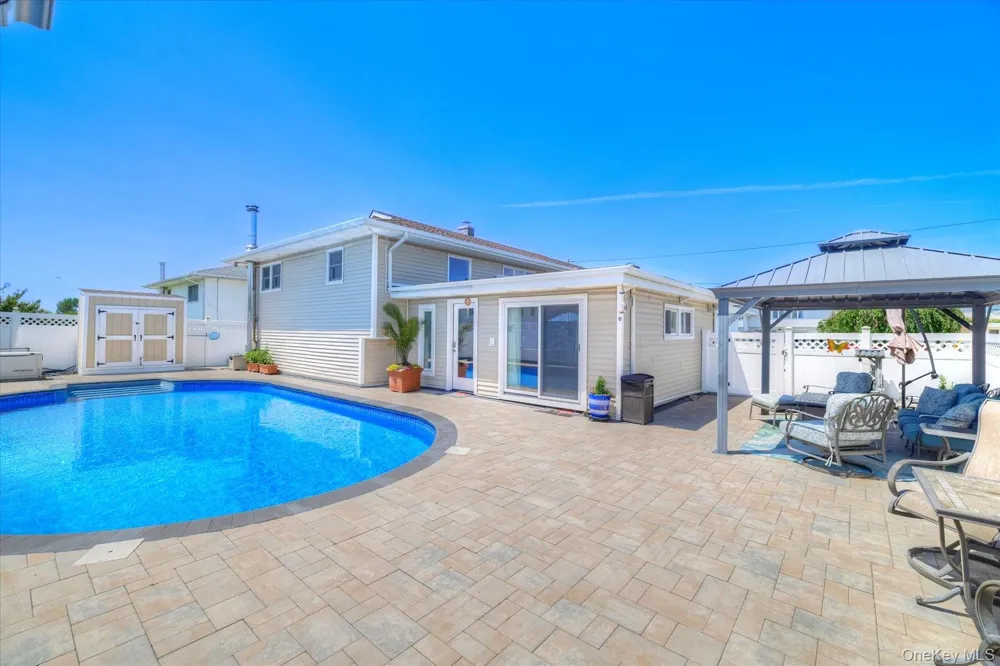 165 Elaine Drive Oceanside, NY 11572